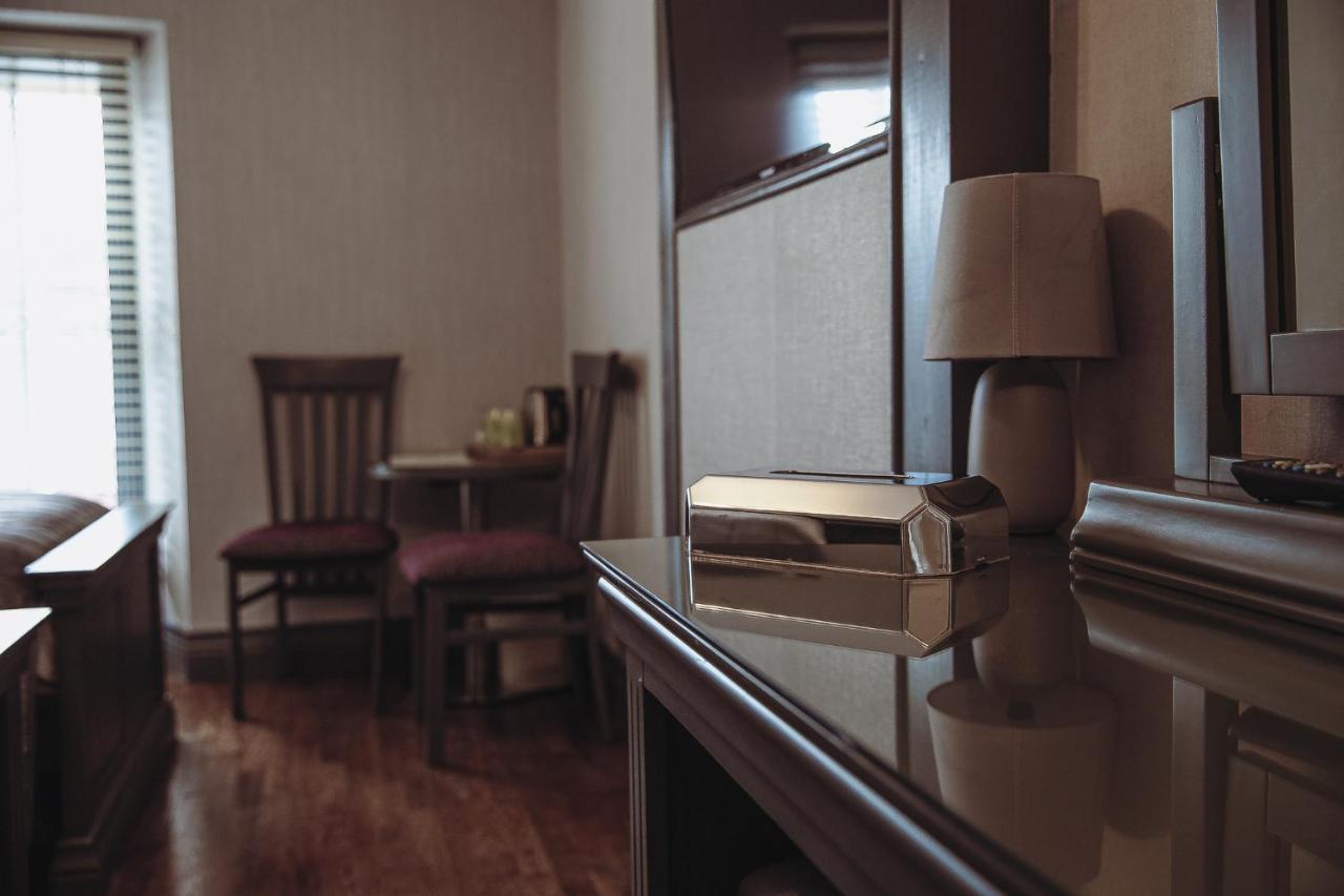 Muskerry Arms Bar And B&B Blarney Ngoại thất bức ảnh