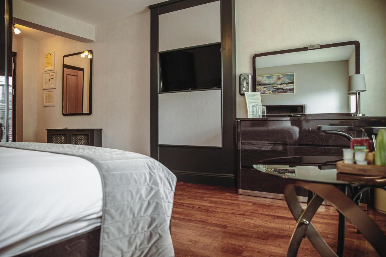 Muskerry Arms Bar And B&B Blarney Ngoại thất bức ảnh