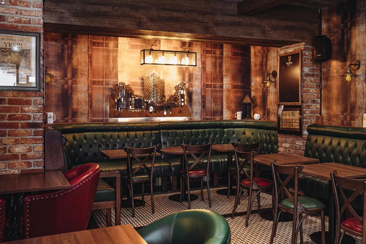 Muskerry Arms Bar And B&B Blarney Ngoại thất bức ảnh
