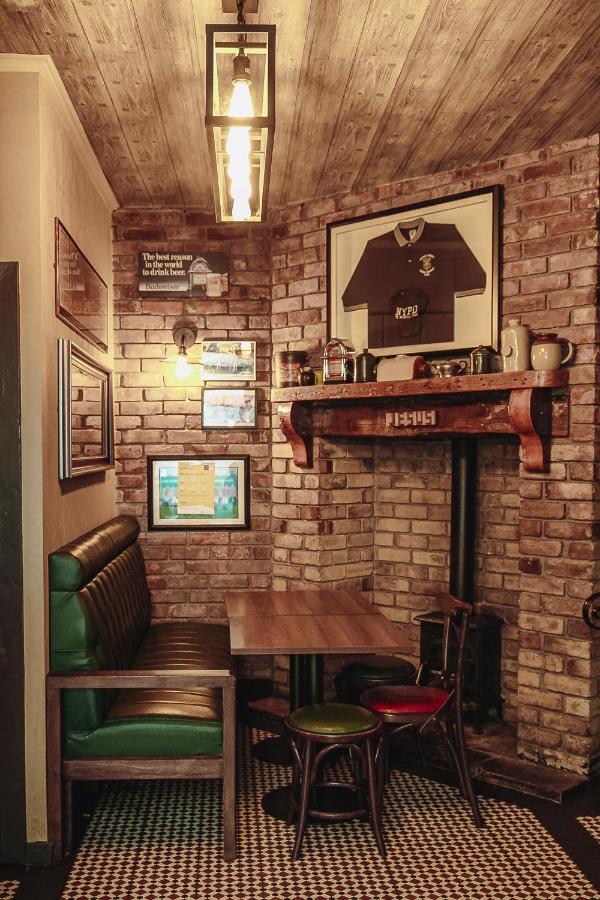 Muskerry Arms Bar And B&B Blarney Ngoại thất bức ảnh