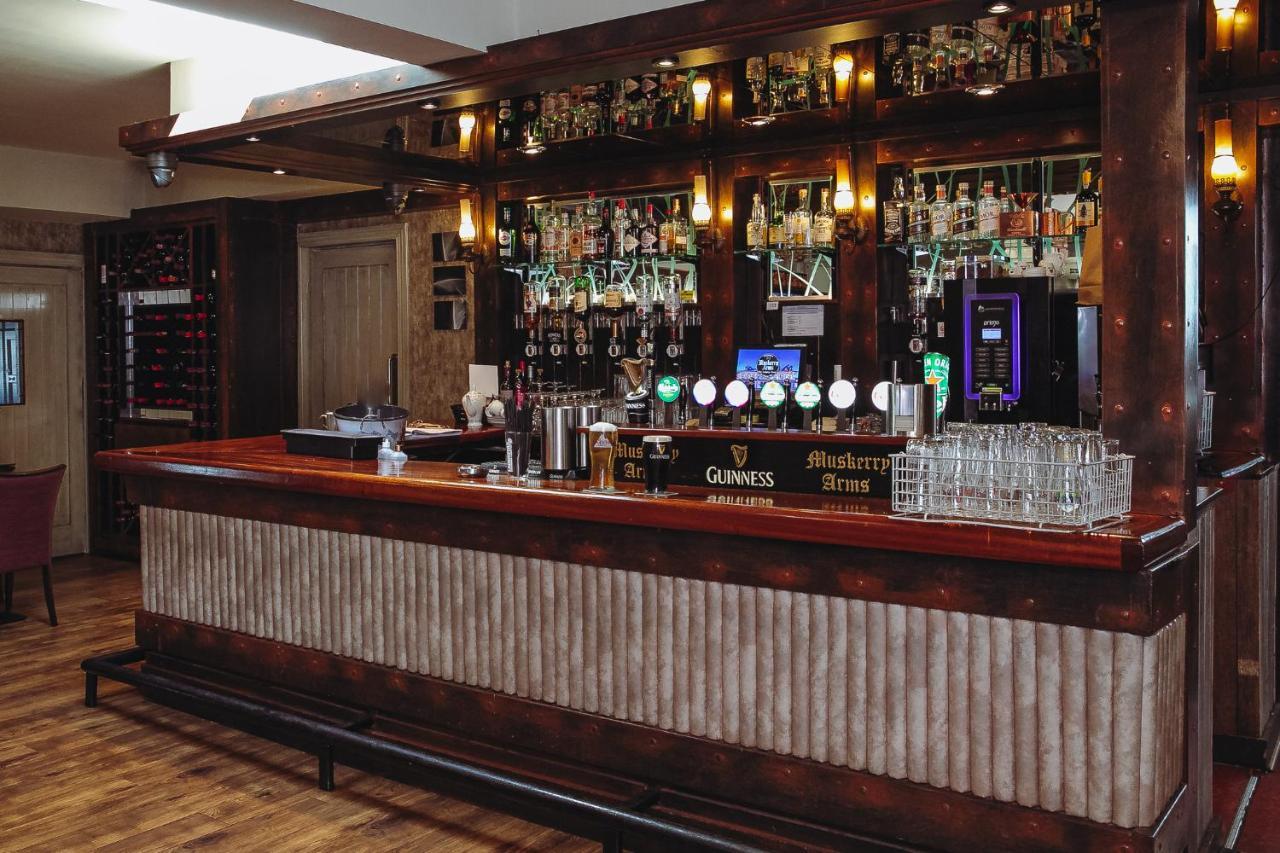 Muskerry Arms Bar And B&B Blarney Ngoại thất bức ảnh