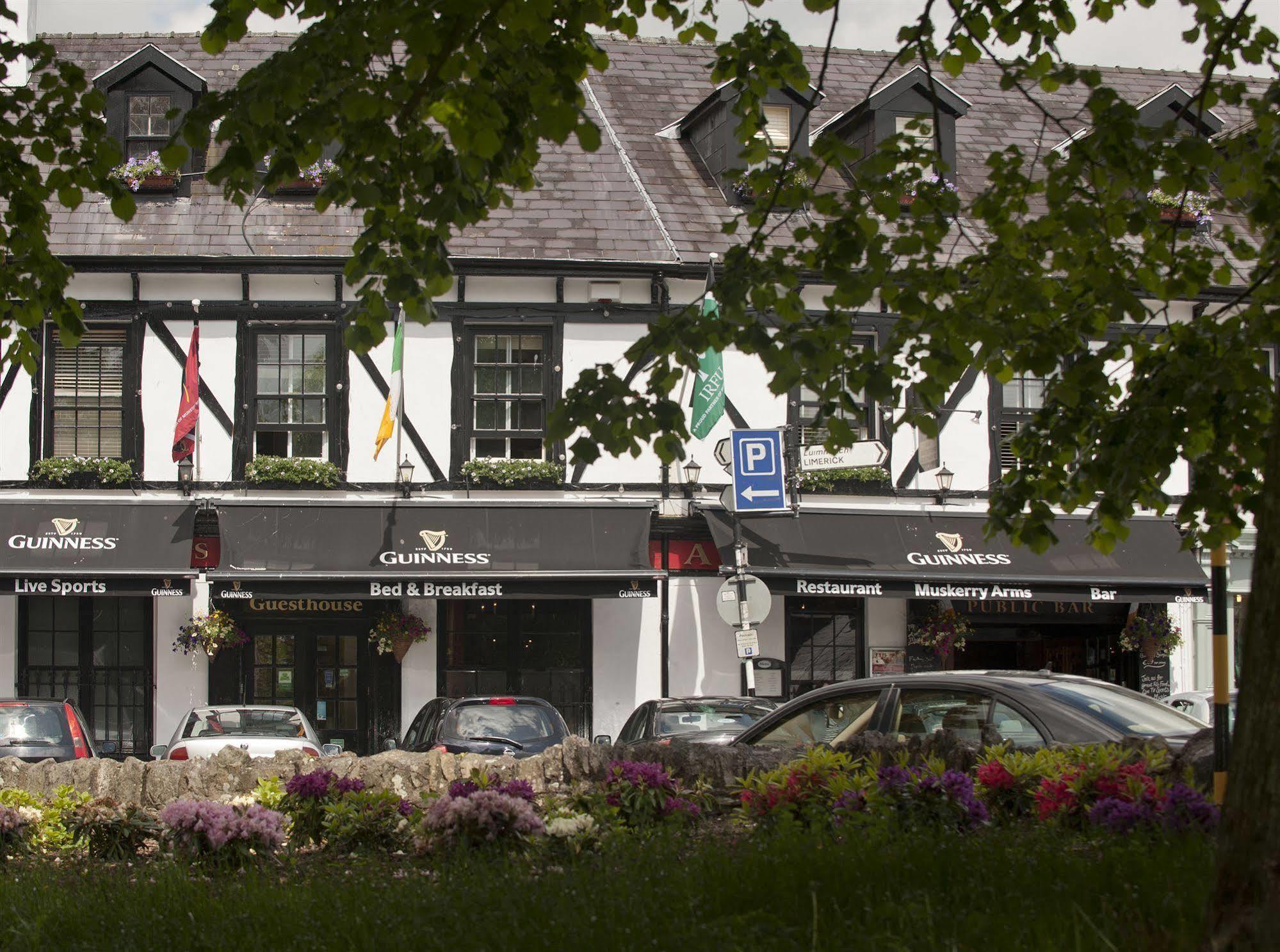 Muskerry Arms Bar And B&B Blarney Ngoại thất bức ảnh