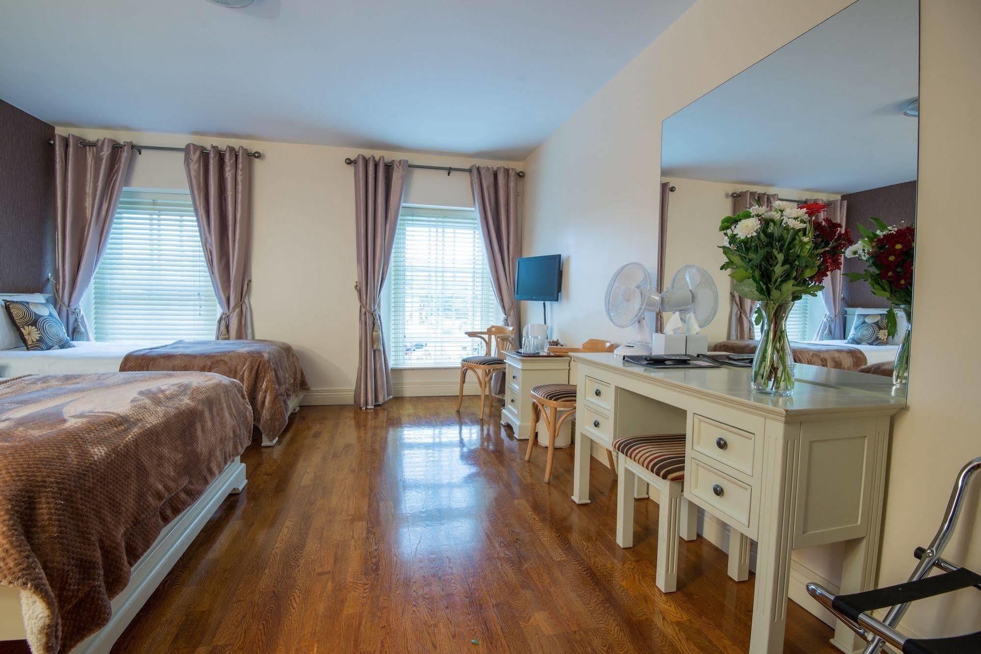 Muskerry Arms Bar And B&B Blarney Ngoại thất bức ảnh