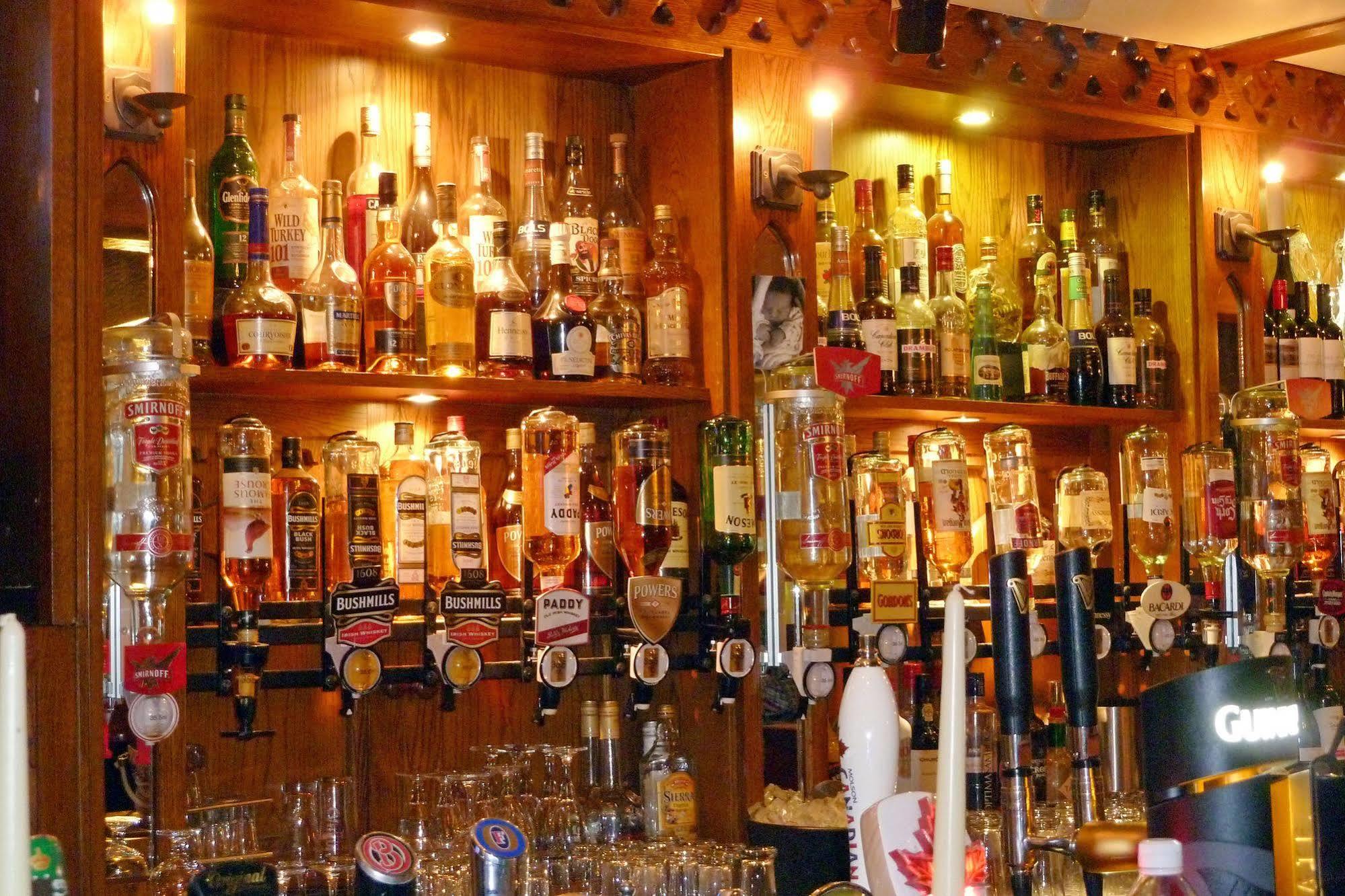 Muskerry Arms Bar And B&B Blarney Ngoại thất bức ảnh