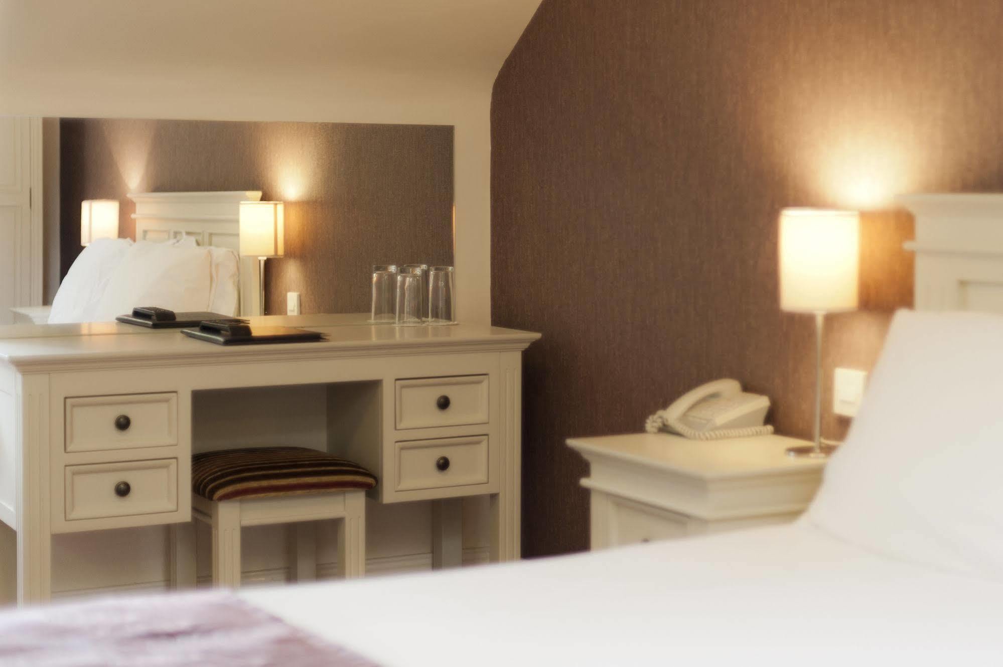 Muskerry Arms Bar And B&B Blarney Ngoại thất bức ảnh